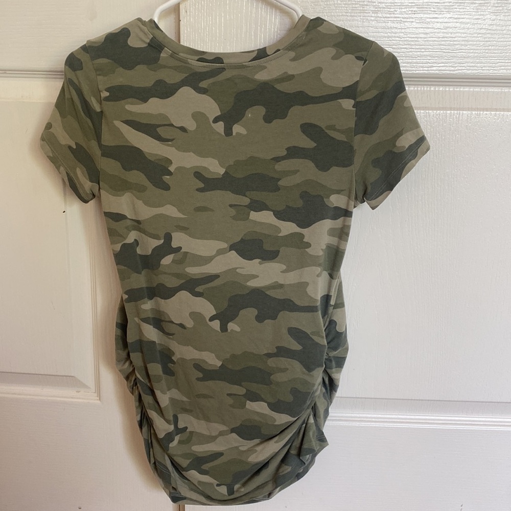 2- Pack Maternity Shirts - Picture 4 of 6